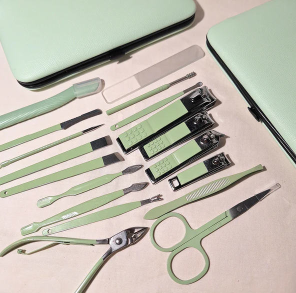 Mint Green nail ( manicure / pedicure ) set 18pcs